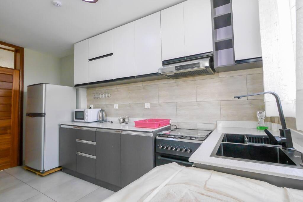 Ultra Modern Apartment In Nyarutarama Kigali Exterior photo